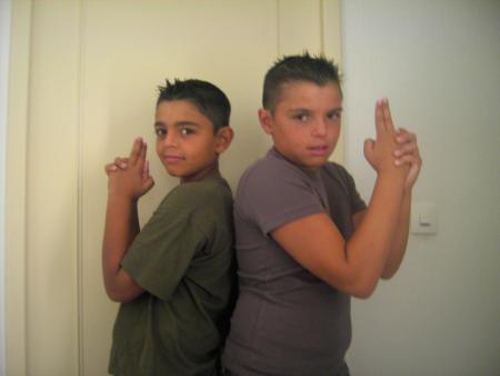 mes 2COUSIN IL SON PA TOO BOOO
